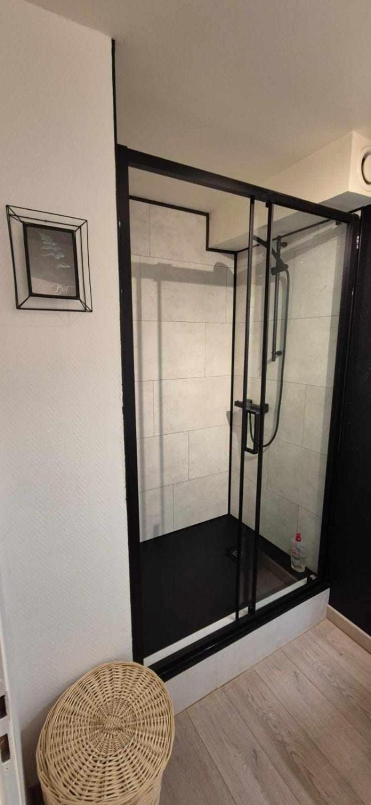 Nouveau !! Confortable Totalement Renove Avec Parking Gratuit - Hypercentre De